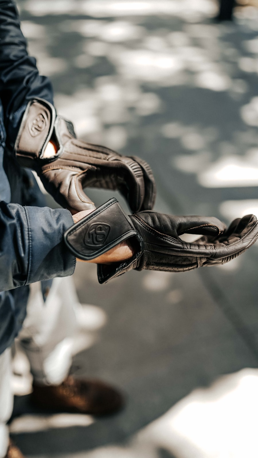 Riding gloves